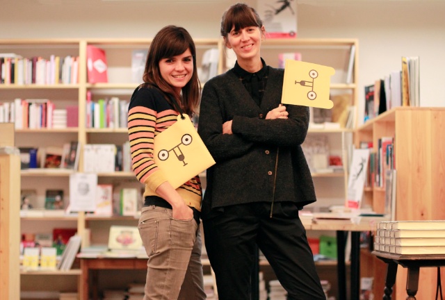 Marta Andreu i Laia Falcón a la Llibreria Calders. © Foto de BiBi Oye