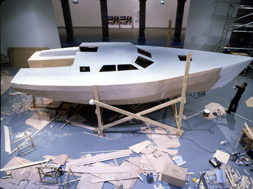'Fitzcarraldo, cinquanta-cinc dies treballant en la construcció d'un veler Stela 34', obra de Martí Anson al Centre d'Art Santa Mònica (2004/2005)